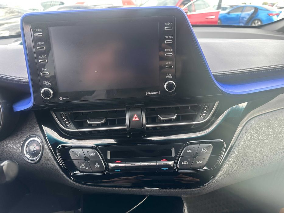 Автомобiль toyota chr 2020