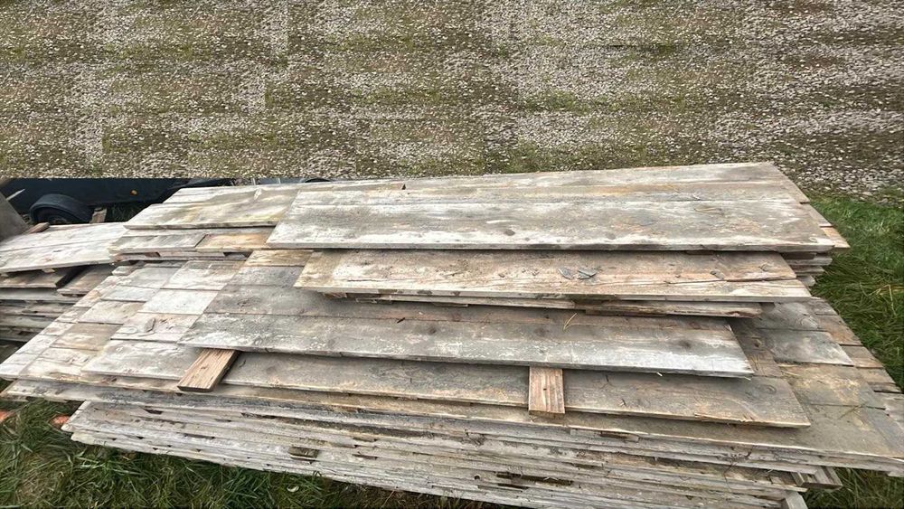 Deski szalunkowe stemple drewniane płyty strop fundament