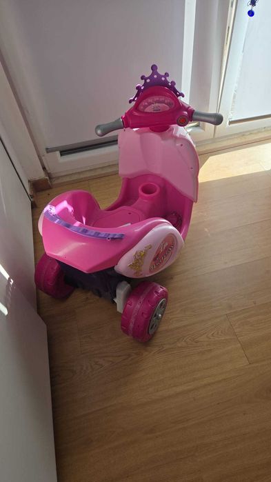 Scooter elétrica criança