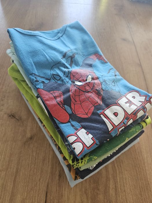 Koszulka bez rękawów dla chłopca 10 sztuk! R. 134 gratis 3 szt.