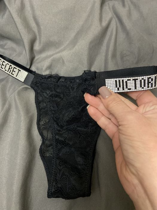 комплект Victoria's Secret : бюстгалтер і трусики зі стразами 80В