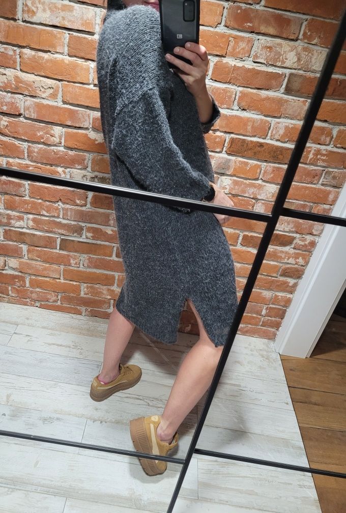Długi szary sweter oversize sukienka sweterkowa Monki