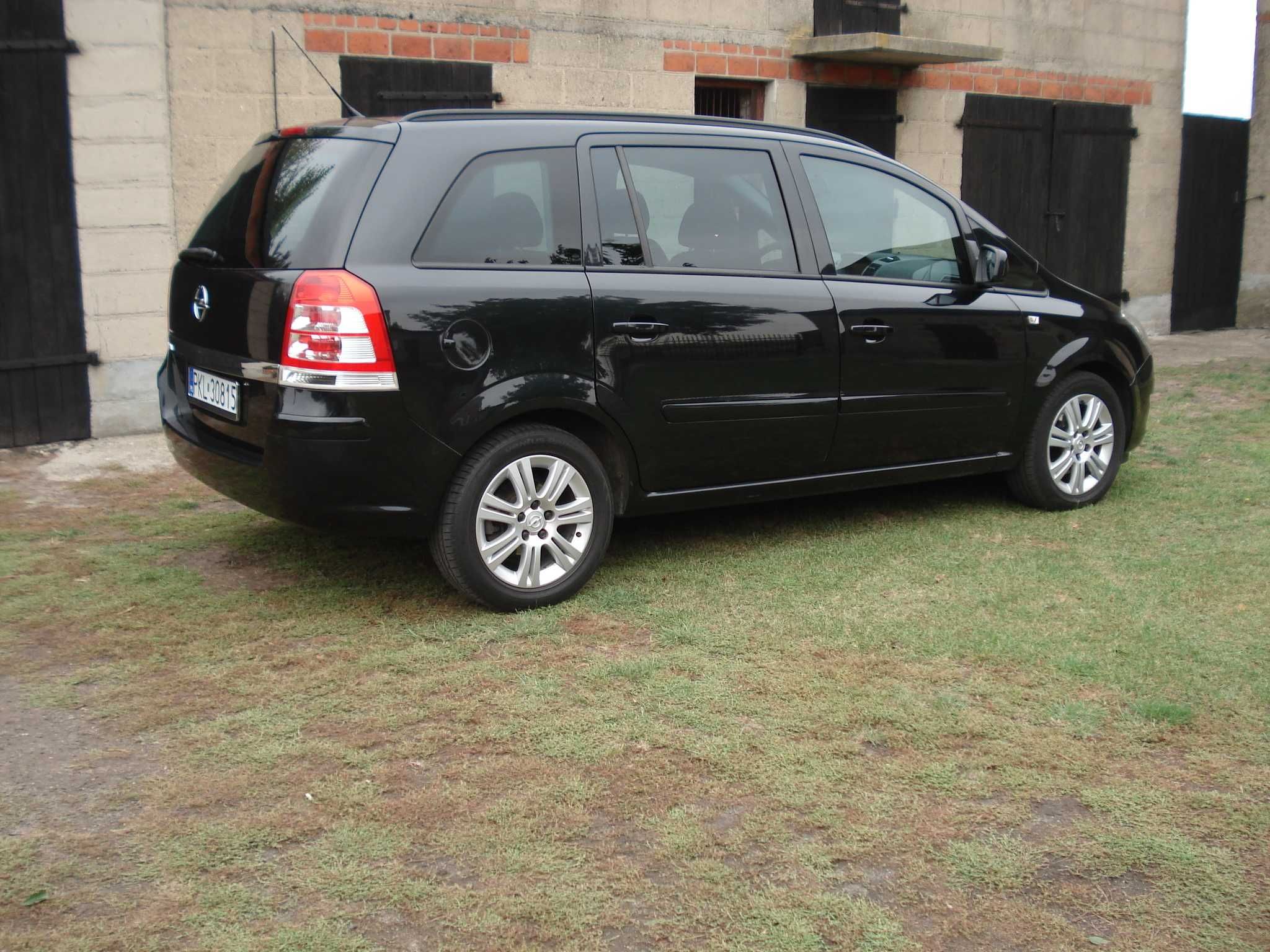 Opel Zafira B 1.8 z gazem przebieg 144000