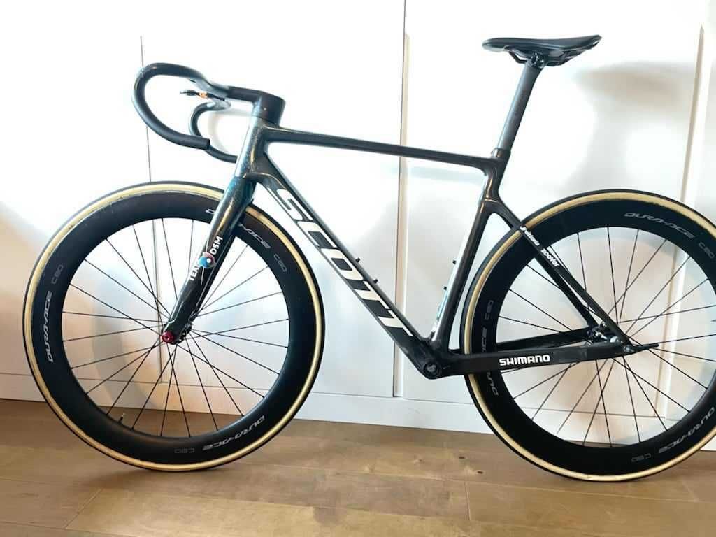 Scott addict RC Ultimate HMX 
  ultegra  di 2 na 12