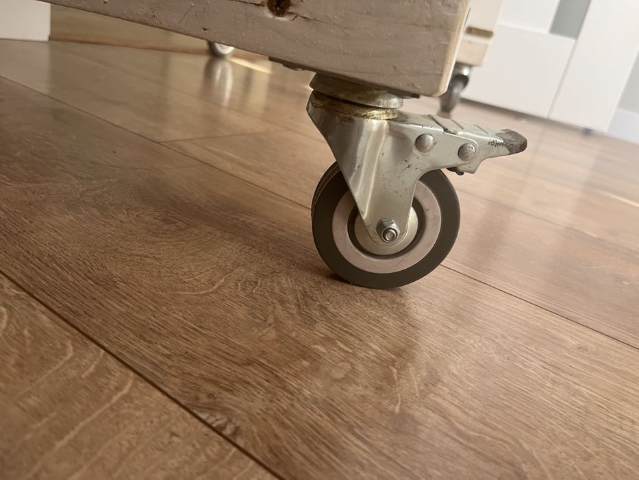 Колиска , дитяче ліжечко