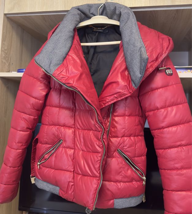 Стильна зимова куртка італійського бренду