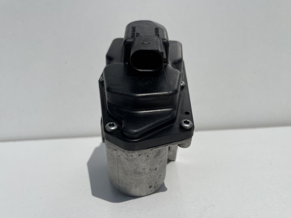 Клапан EGR Passat B6 2.0 CBA Skoda Golf клапан ЕГР Б6 03L131501E