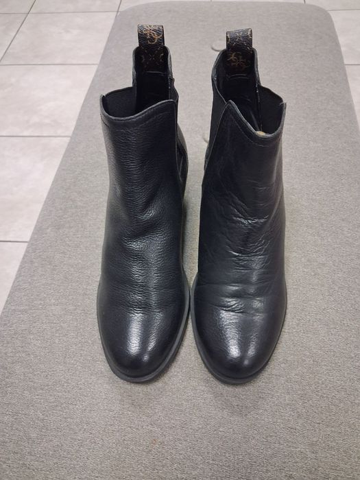 Півчобітки Guess originally