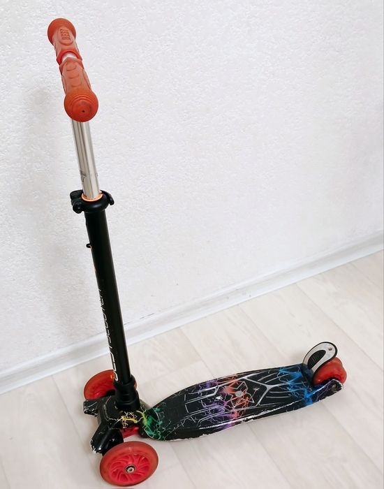 Продам дитячий самокат