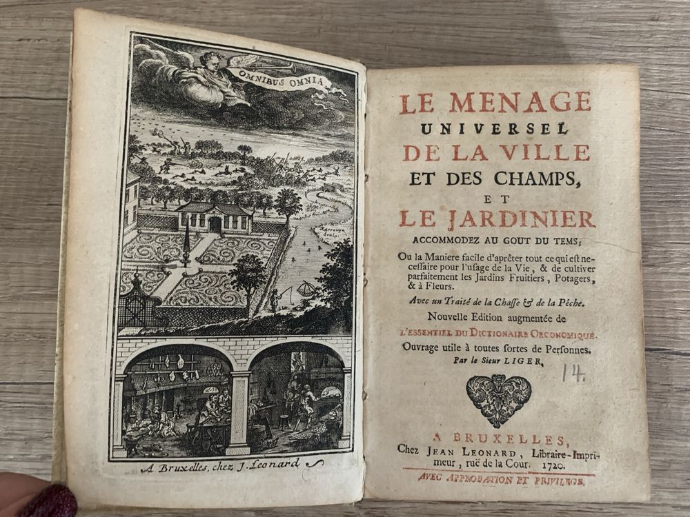 Антикварная книга ( 1720 год)