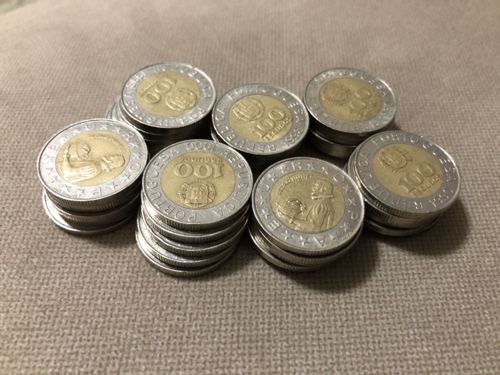 Lote 35 moedas antigas de 100 escudos