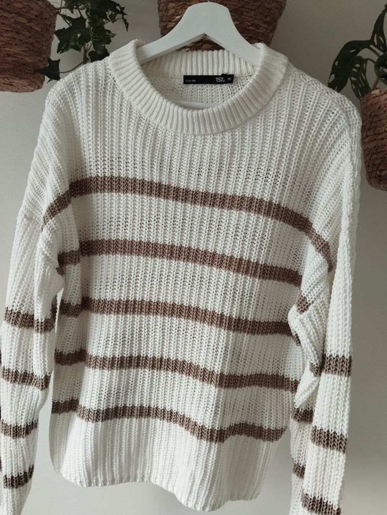 Damski wiosenny, letni sweter, w paski bezowe, oversize, basic r. M La