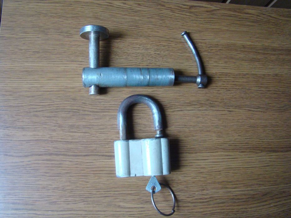 Замок ( шпуга ), замок навесной