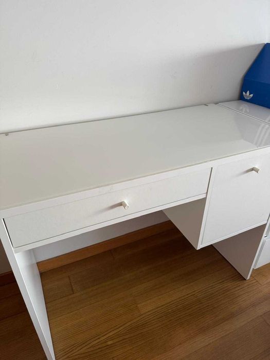Vendo secretaria branca IKEA
