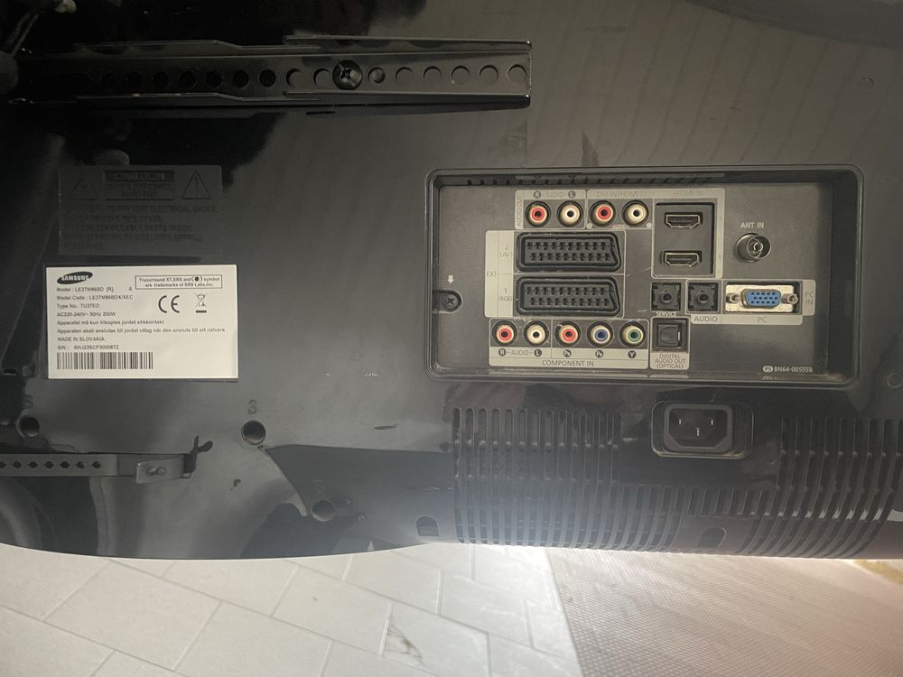 TV Samsung model: LE37M86BD