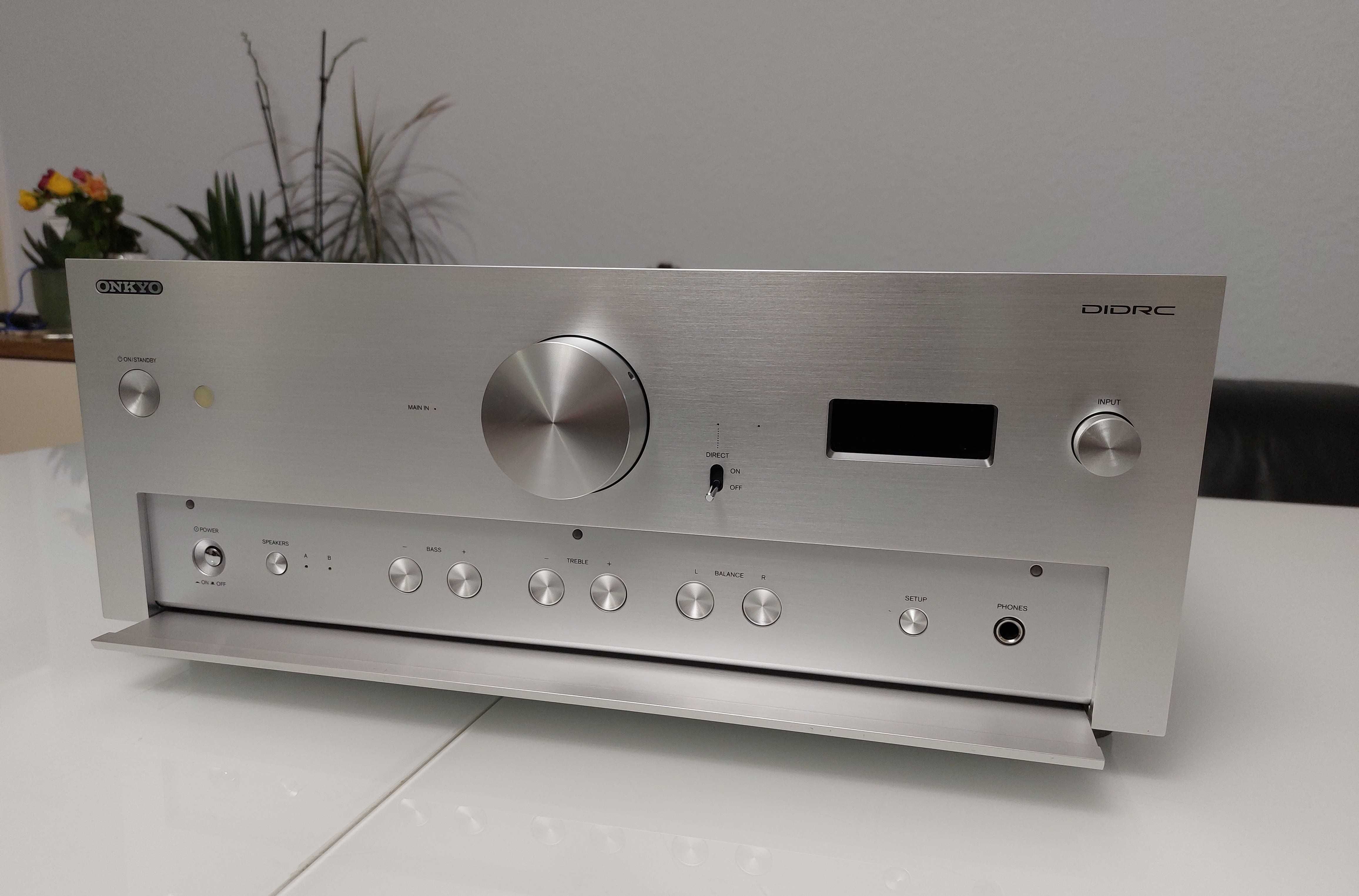 Усилитель Стерео Onkyo A 9000R (DAC 2 × WM8742; 2x140Wt 4Om)