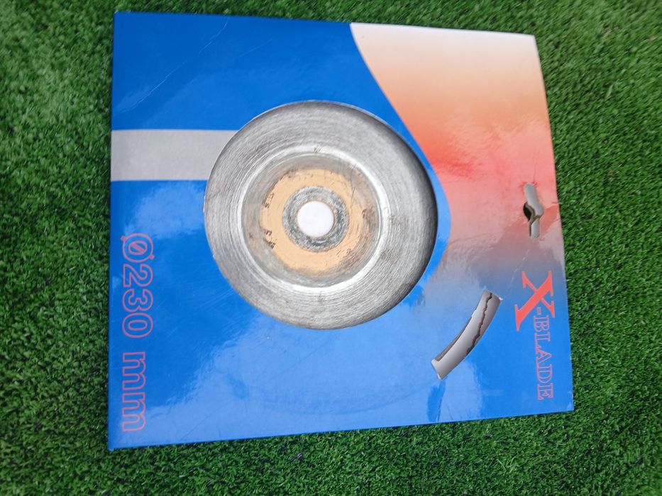 Disco de cortar (pedra cimento), como novo.