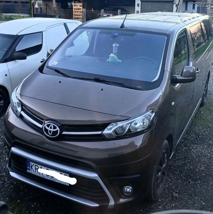 Toyota Proace Verso Toyota Proace Verdo 9 osób bus Kraków Faktura