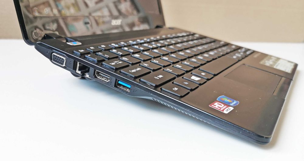 Laptop Acer Aspire One 725 11,6" C-60 8GB 320GB Windows 7