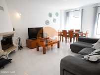 Apartamento T2 Arrendamento Anual 1º Andar com Elevador - Parqueame...