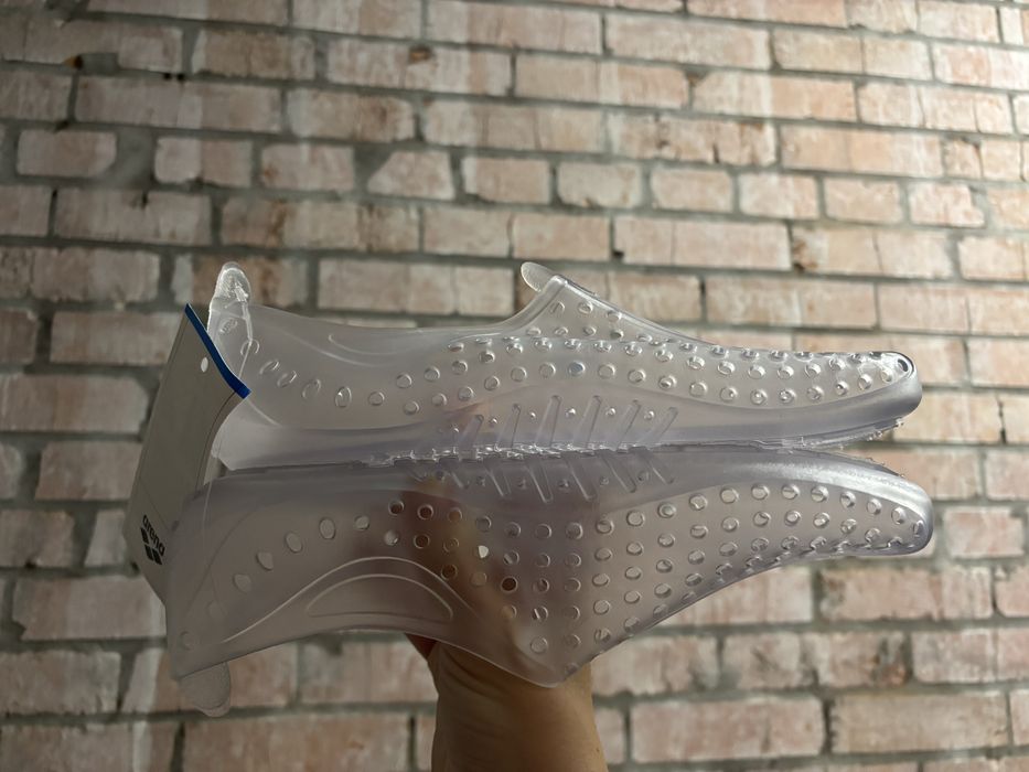 Продам жіночі аквашузи Arena р.39 (довжина стопи 25см)