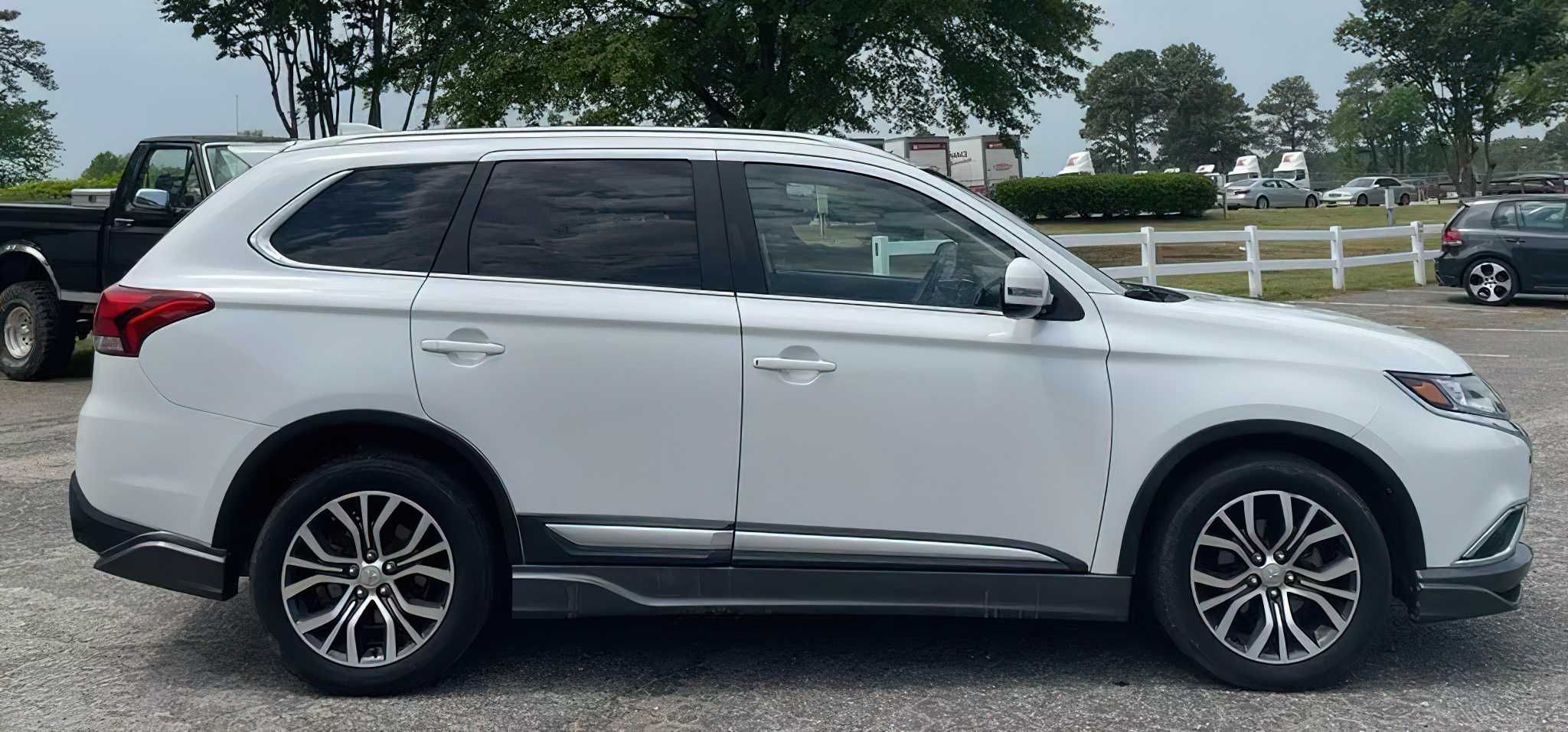 Mitsubishi Outlander  SEL 2018