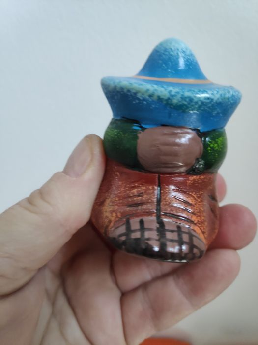 Artesanato internacional muito típico e criativo.