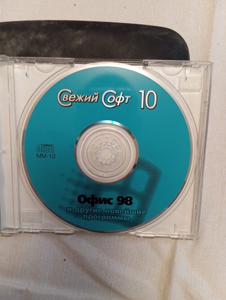 Windows 98 Oficer Rus/UK 1997