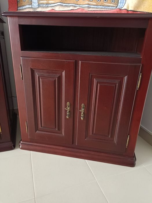 Móvel de sala, mesa, cadeiras e sofa