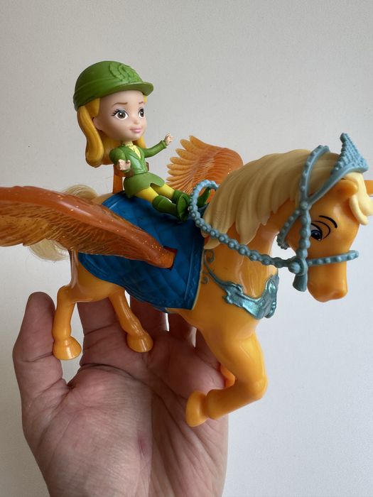 Фигурки игровые пегас и девочки наездницы Mattel