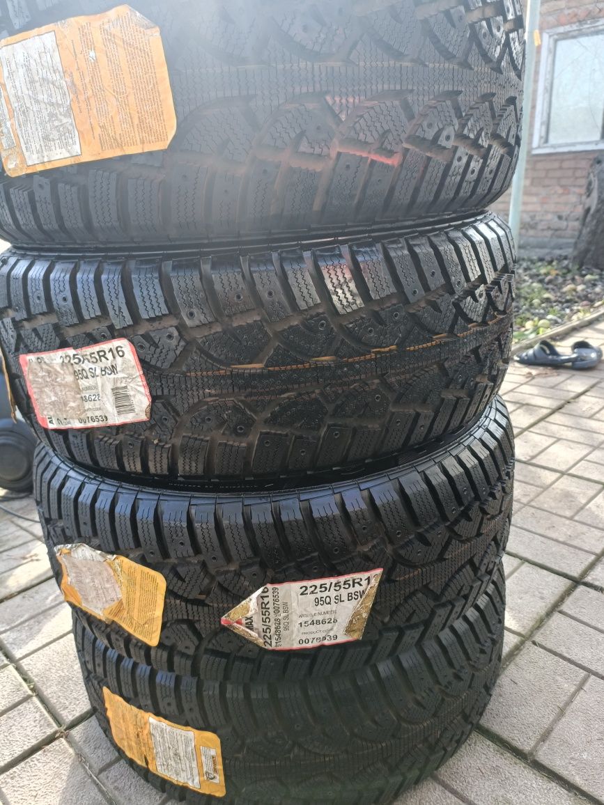 Продам комплект резины GENERAL TIRE altimax arctic 225/55r16