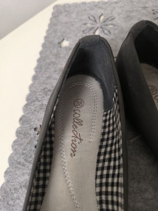 Damskie baleriny.