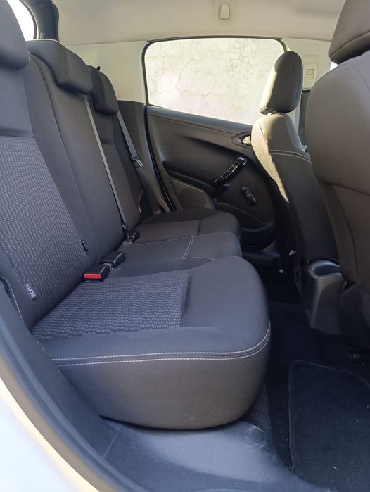 Peugeot 208 em ótimo estado