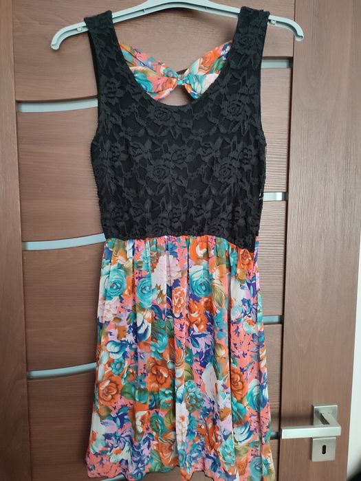 Letnia damska sukienka w kwiaty