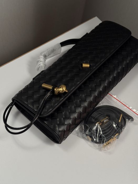 Сумка клатч Andiamo у стилі Bottega Veneta чорна шкіряна