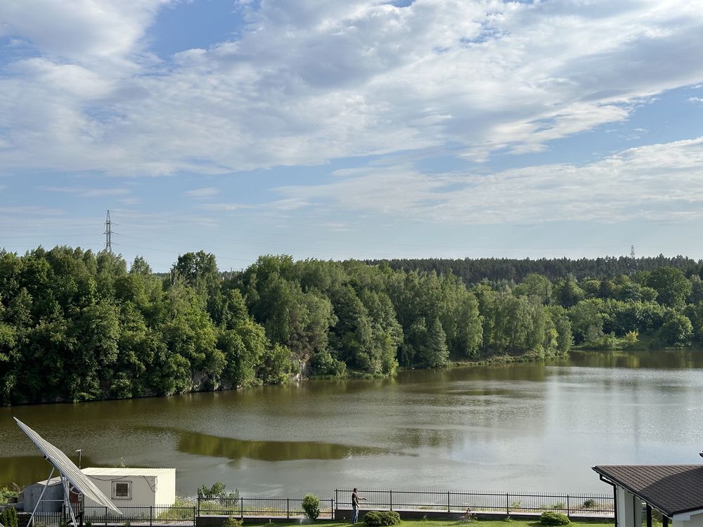 VIP будинок в Житомирі на березі р. Тетерів.