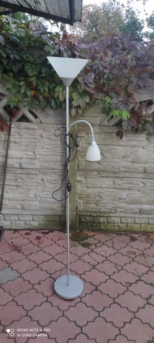 Lampa podłogowa stojąca