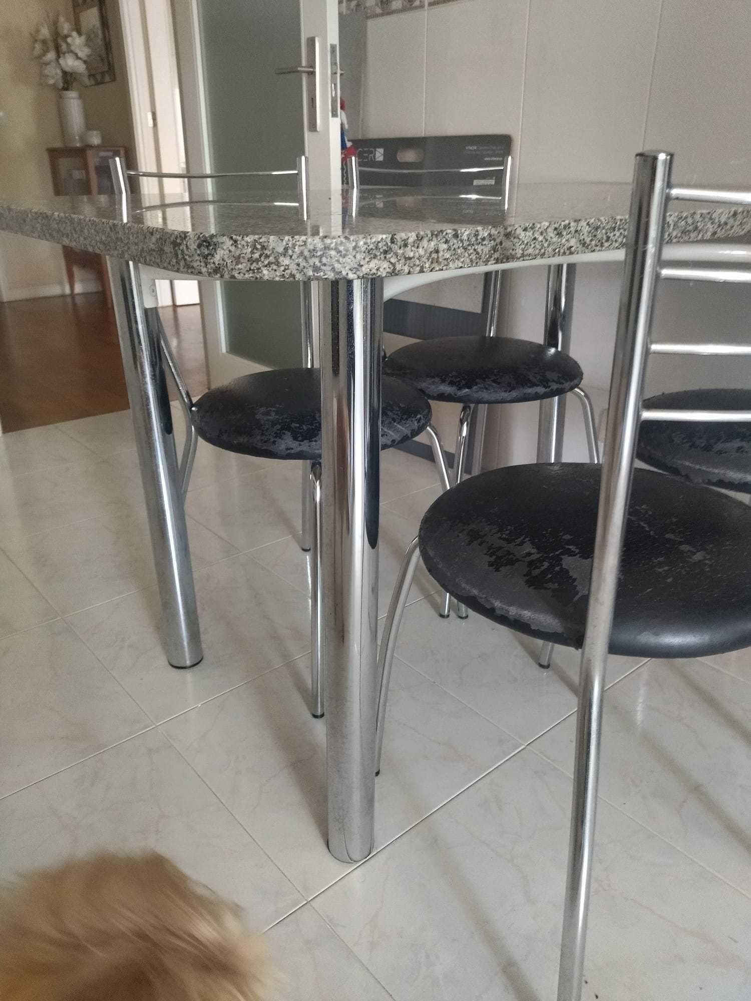 Mesa com tampo em granito pedras salgadas + oferta 4 cadeiras