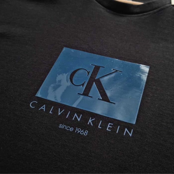 Оригінал футболка Calvin Klein розмір L чорна