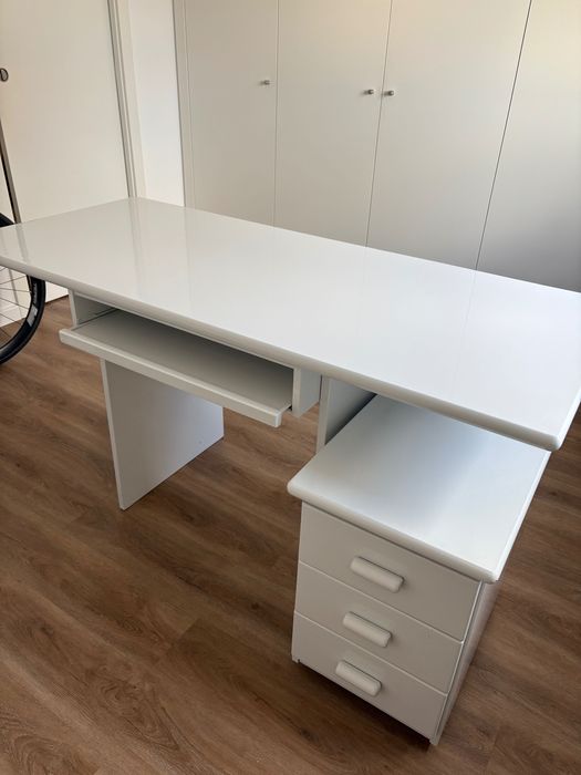 Secretária + bloco 3 gavetas