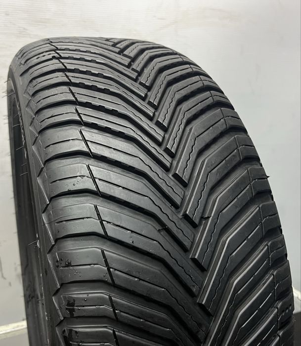 225/45/17 94Y Michelin Cross Climate 2
