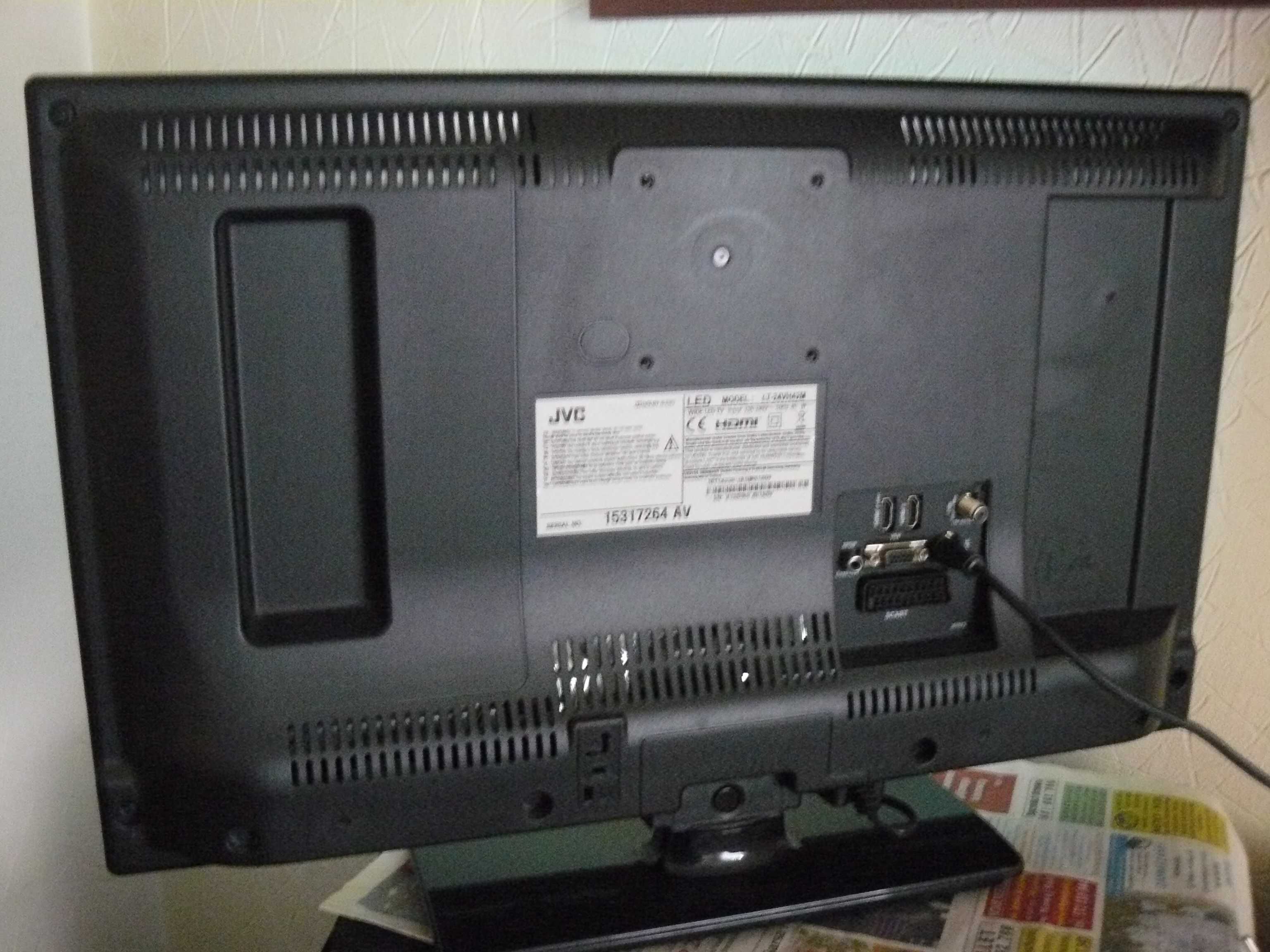 Telewizor JVC 24 cale z pilotem nowy system Hevc 2 i Tv satelitarna