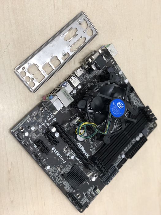 Материнська плата Asrock B85M Pro3 s1150+CPU Pentium G3260 3.3Ghz DDR3