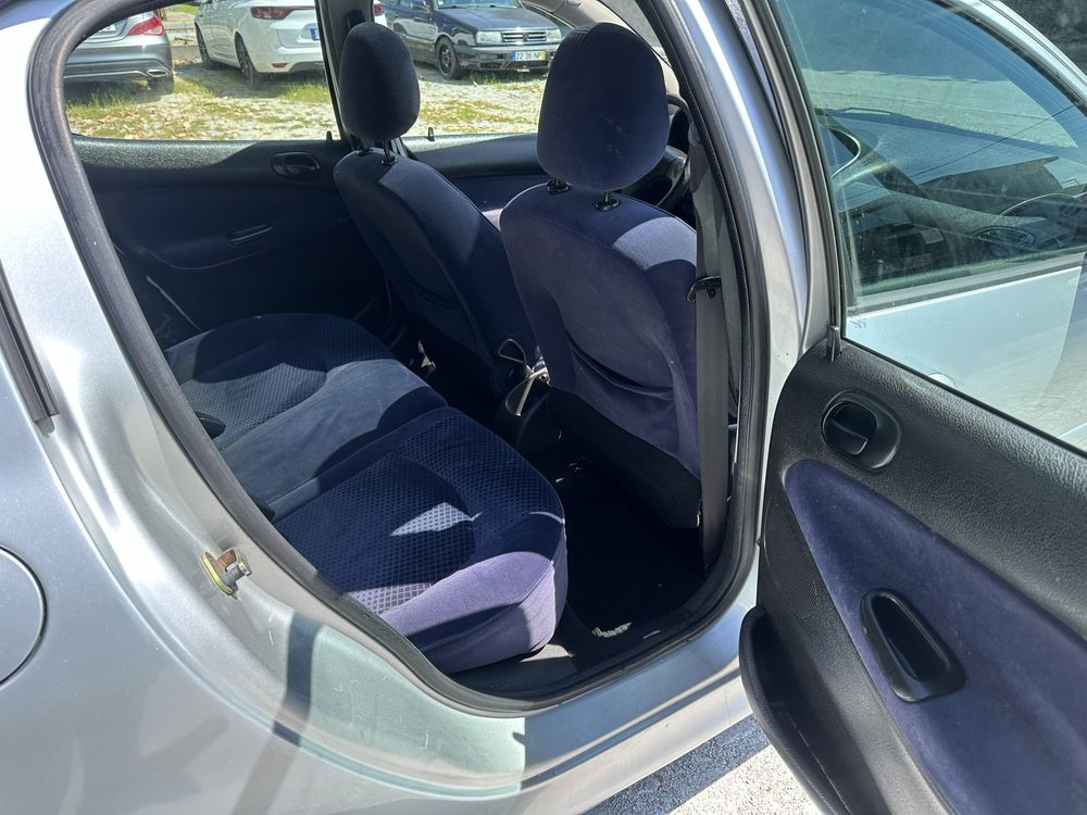 Peugeot 206 1.4 HDI BLAK & SILVER