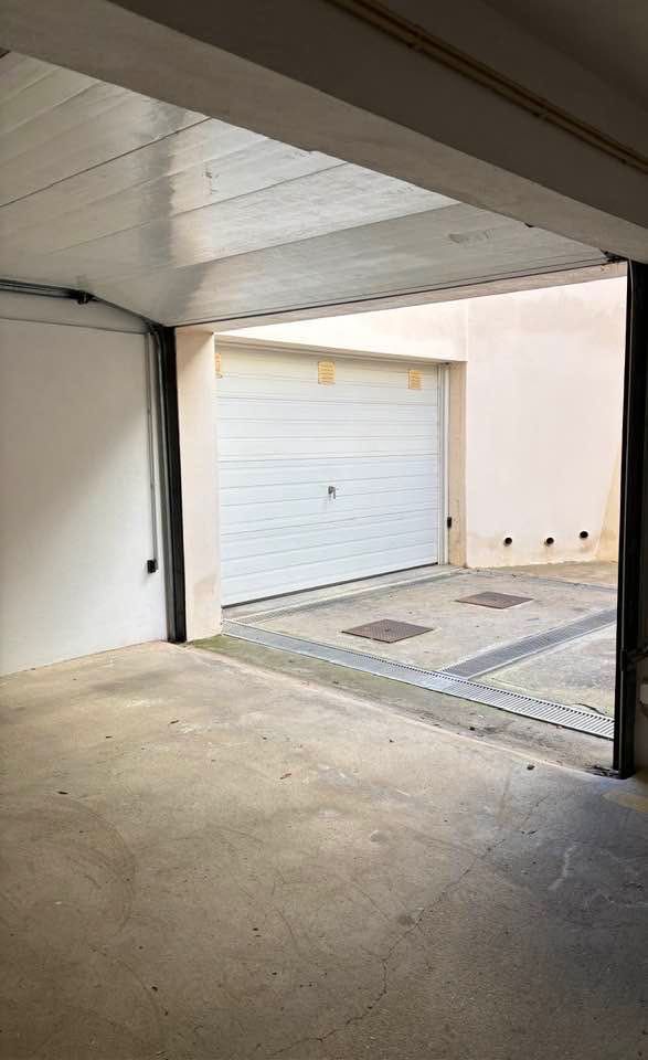 Vilamoura. Lugar de Parqueamento Garagem Fechada