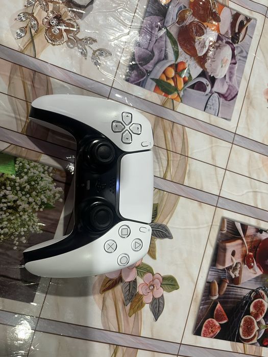 Продам Sony PlayStation 5