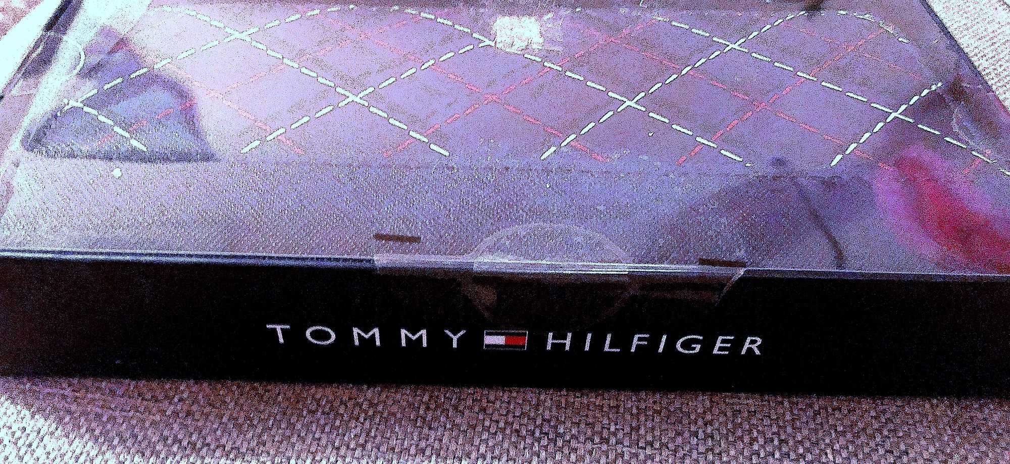 Tommy Hilfiger portfel na zatrzask