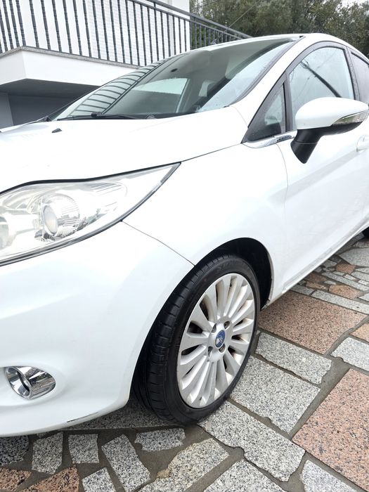 Ford Fiesta 5 lugares