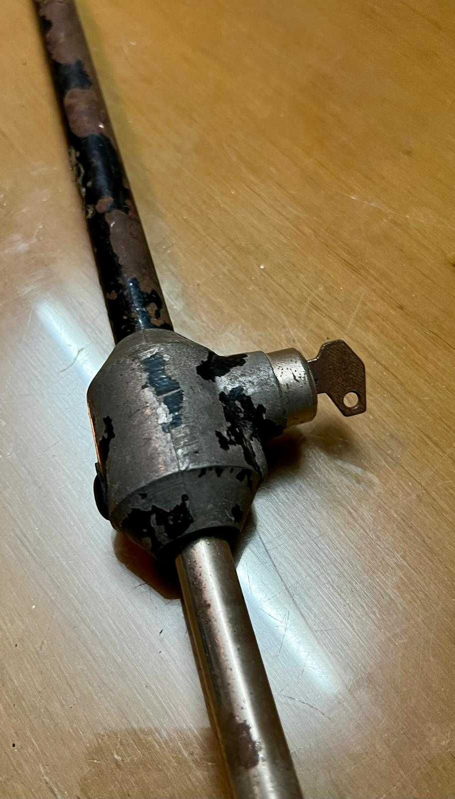 Tranca Antirroubo Universal para Volante com Chave