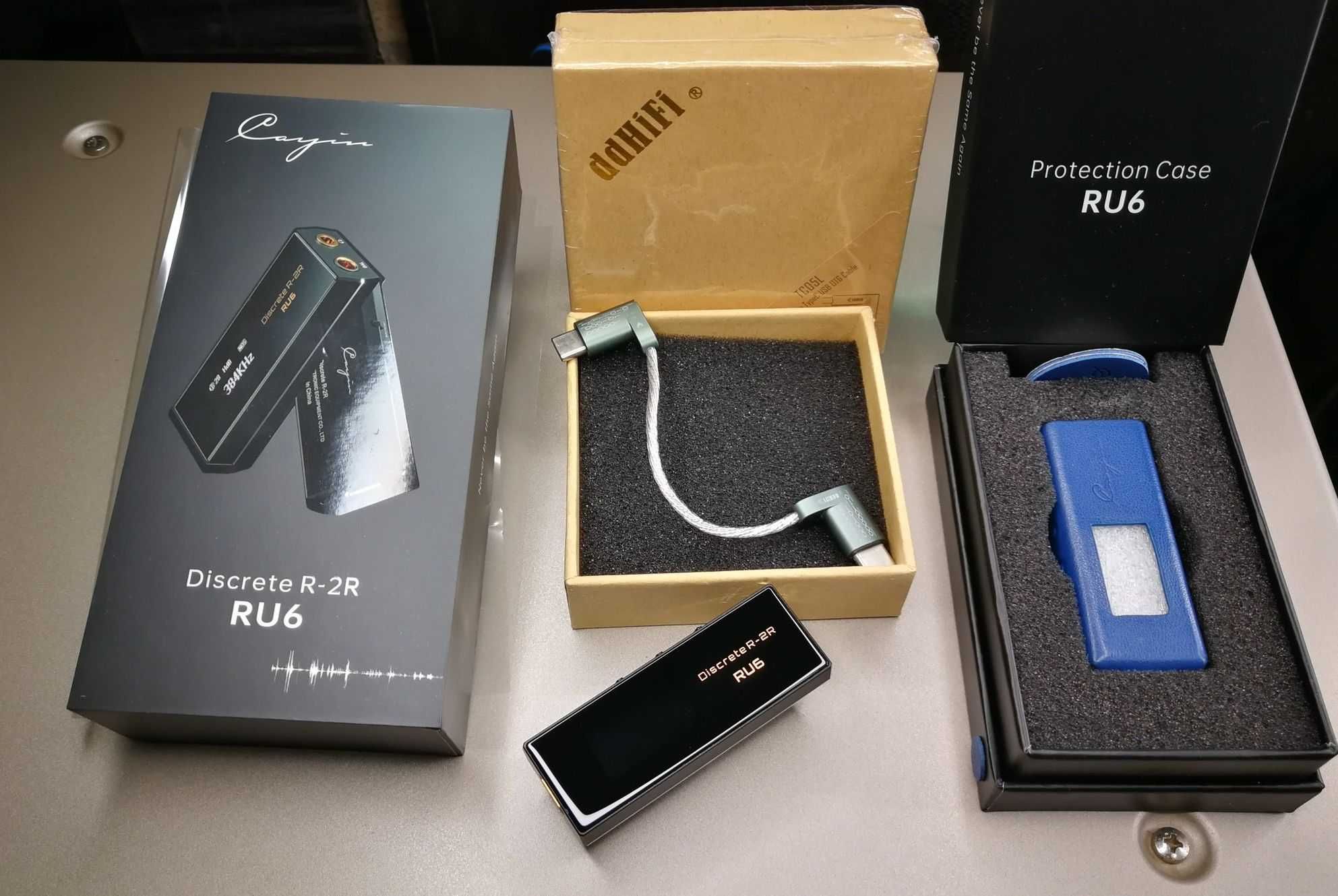 Cayin RU6, dongle DAC high-end R-2R, com extras, imaculadamente novo